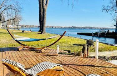 Unforgettable 4 bedroom 3 bath waterfront cabin - Photo 29