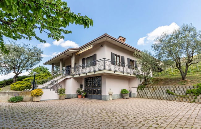 Panorama Villa Nestled Among the Vineyards Langhe - Foto 31
