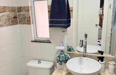 Apto completo com ar, piscina 2 quartos - Foto 10