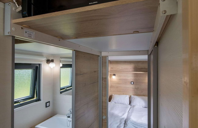 Fully Furnished Tiny House near Beach - Foto 5