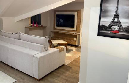 Luxuoso apartamento de 3 suítes frente rua torta - Foto 8