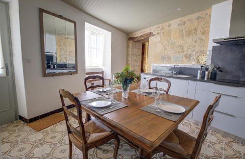 Le Prieuré "Péridoors" - Élégance, Histoire & Jacuzzi - Foto 6