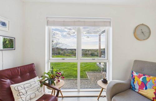 Coastal retreat with hot tub and panoramic views - Foto 6