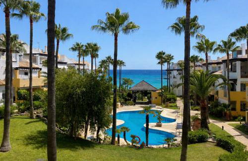 Bahía de Marbella Beachfront 2 bedroom apartment - Photo 1