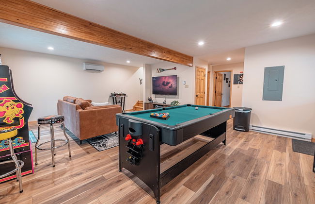 NEW Large Group Summer Getaway W/hot Tub + Game Room! - Foto 1