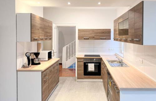 T&K Apartments - 5 Zimmer Einfamilienhaus 15min to Messe Fair DUS - Willich - Foto 2