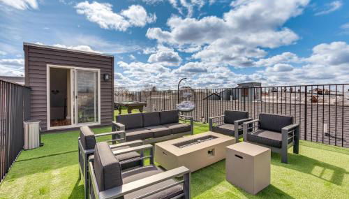 Luxe Newark Retreat with Rooftop Deck Pets Welcome! - Foto 3