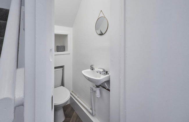 Host Stay Spring Cottage - Photo 8