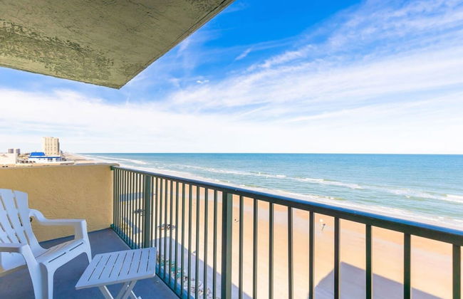 Top Floor Oceanfront Condo w Pool Beach Access - Foto 11
