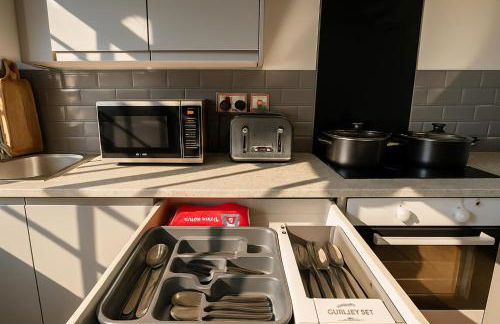 Central Apt - Sleeps 6- Steps to Bars & Restaurant - Foto 8