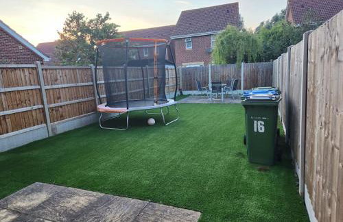 Luxurious 2 Bedroom House With Garden And Free Parking - Foto 2