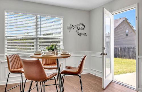 Charming Spacious 3BR Spring Hill Home! - Photo 13