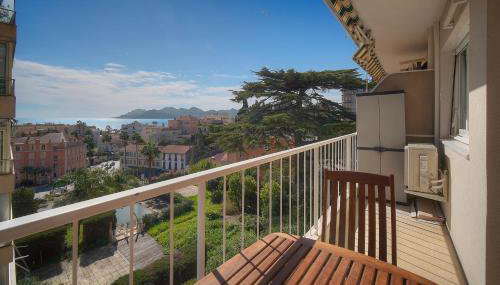 FRGK Fauvettes 1BDR Terrace, Parking, AC & Ultra-Fast Wi-Fi - Foto 3