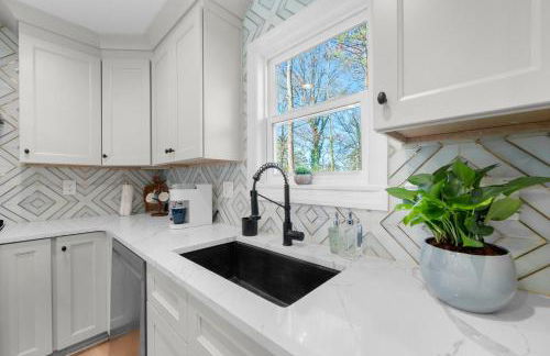 Outdoor Projector, Arcade, Fire Pit, 2 Car Garage, 2 Living Rooms - Foto 12