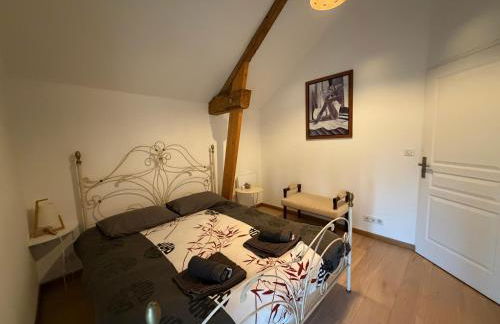 Maison renovee en pierres séjour spacieux avec jardin et terrasse aménagée près Omaha beach & Bayeux à 5mn de la mer tous commerces - Foto 56