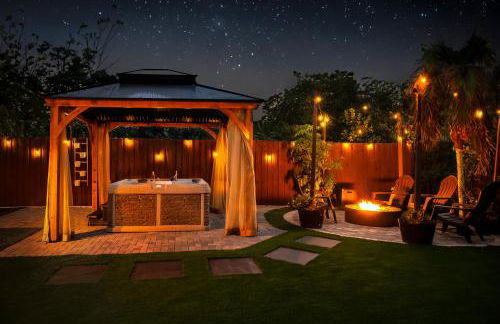 Coastal Farmhouse with mini Golf, Private Beach &Spa - Photo 7