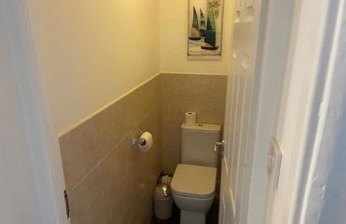 River House 2BR 1 bathroom downstairs toilet Parking St Neots Town Centre - Foto 34