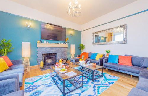 Snowdon House, 8 bedrooms, sleep 16, close to Blackrock Sand - Photo 2