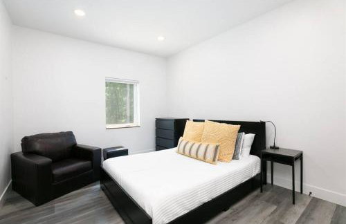 38-Acres of Luxury: 9BR, Indoor Pool, Gym, Near ND - Foto 11