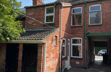 Large Traditional, Sleeps 8, 2 baths, Train, Tram, Pubs, Hucknall - Foto 48