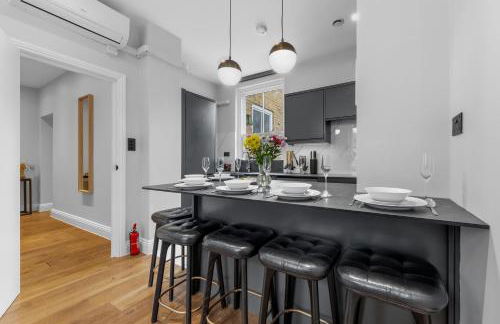 Two Modern Central London Apartments with AC Near Big Ben & Buckingham Palace - Photo 47