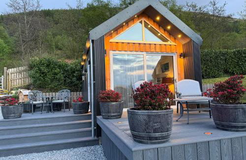 Tumpseys Hideaway with Hot Tub & Sunset Loch Views, Glencoe Near Fort William - Foto 1