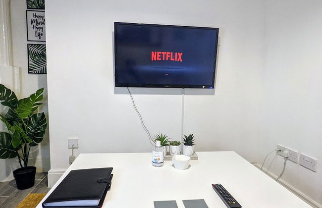 Cosy Riverside Apartment - Woodsmill Quay Free Parking - Foto 26