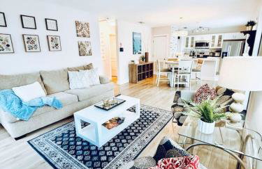 Quiet retreat near Coconut Grove free parking - Photo 1