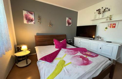 Schönes Haus mit 4 Schlafzimmer Küche Bad WC & Wohnzimmer 2 Parkplätze - Foto 1