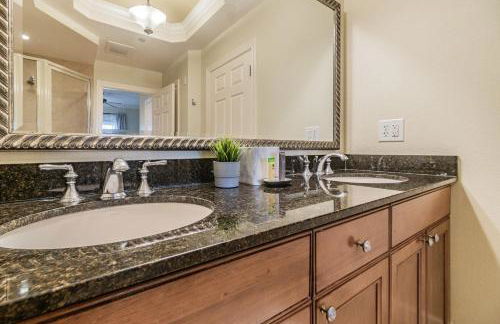 A DISNEY REUNION! Spacious And Spectacular, 5 Heated Pools, Sleeps 8, Overlooking Acres Of Views, LOW Rates! - Foto 19