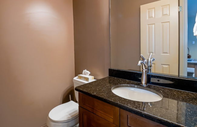 Thunder Ridge by Fernie Lodging CO - Photo 29