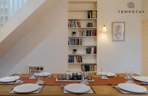 Cosy Family Home Near Thorpe Park & Legoland - Foto 10