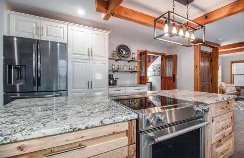 The Hopkins Hideaway - 40 Acres with trails, Arcades, Hot Tub, Fire Pit - Foto 29