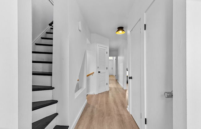 Cozy Family Getaway - JZ Vacation Rentals - Photo 25