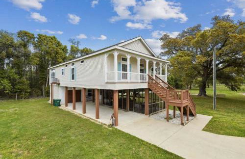 Old Town Bay St. Louis Outdoor Bar Area Game Room - Foto 5