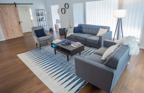 Enchanting Sherman Oaks Home With Pool permit #HSR two five zero zero 3222 - Foto 6