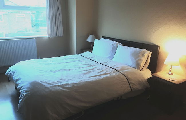 Beautiful Romantic Village House With Netflix - Photo 7