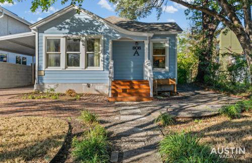 East Austin 2BR 1BA w Patio and Grill, Pet-Friendl Walk to 6th By Austin Vacay - Foto 38