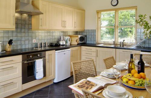 Len Cottage - Photo 4