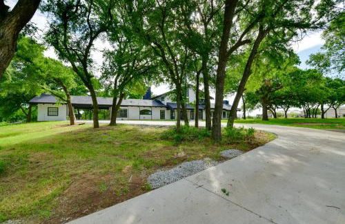 Private Pool Pilot Point Home on 45 Acres - Foto 38