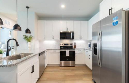 Landing Stylish 1BD Clubhouse Pool - Foto 36