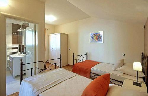 Einzigartige Villa mit Salzwasserpool, Panoramablick, Bikes, Trampolin, Tischtennis - Foto 22