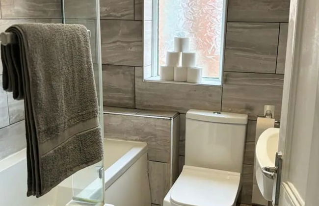 NEW 4 Double Bedrooms Large House - Foto 8