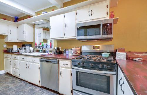 Tranquil Lakefront Home with Sunroom in Burlington - Foto 12