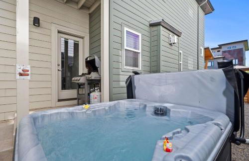 Steps from River & Old Town - Hot Tub & King Bed - Foto 74