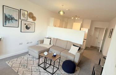 Modern 1-Bed Flat, Sleeps 4 - Photo 18