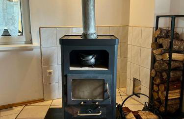 Piękny domek z dużym ogrodem - Foto 27