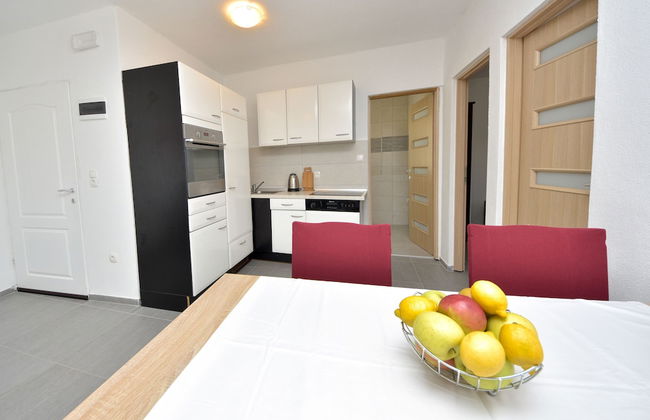 Apartmani Robi i Kristina - Photo 44