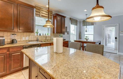 Pet-Friendly Home with Patio and Yard in Rosharon - Foto 6