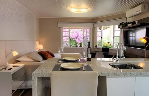 Refúgio Boutique | Cama King + A/C | Barigui - Photo 16